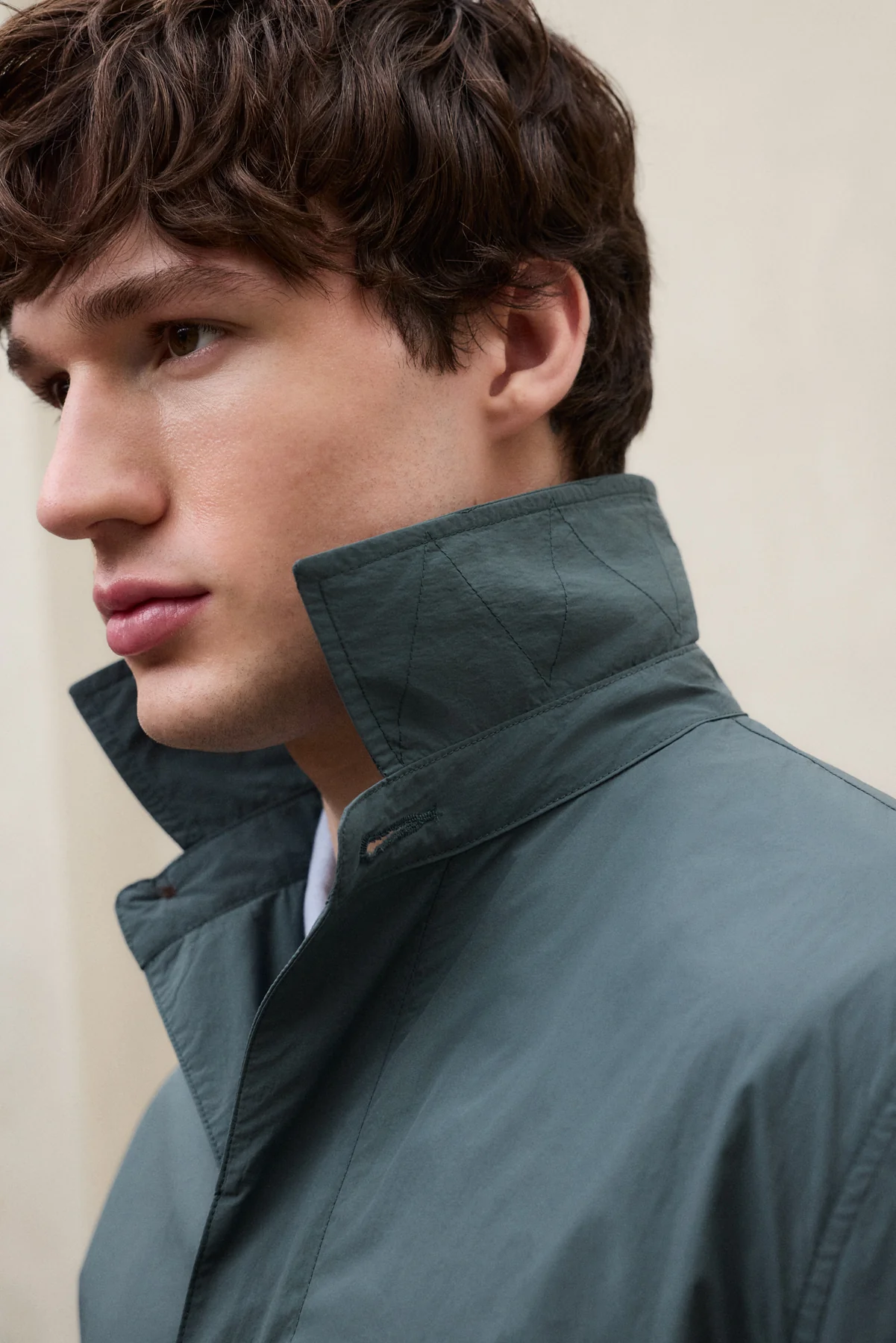 GABARDINA PACKABLE VESTAL VERDE - Image 6