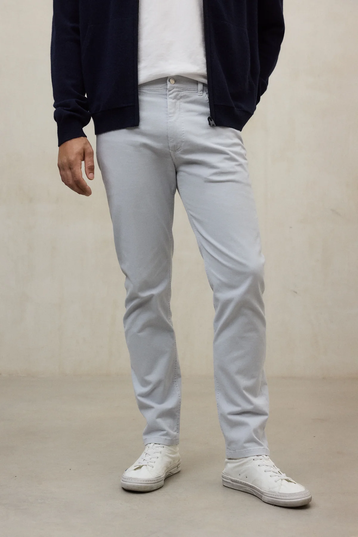 PANTALÓN EBRO GRIS CLARO - Image 3