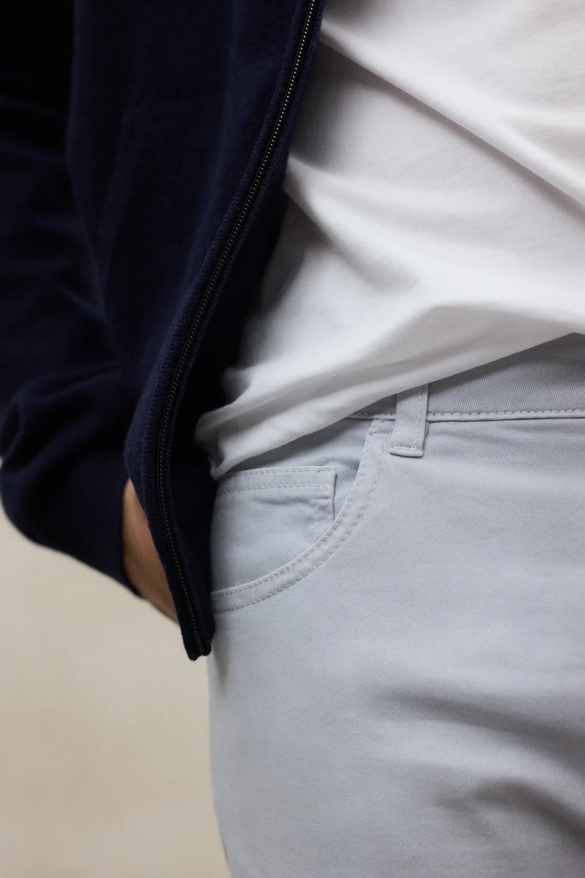 PANTALÓN EBRO GRIS CLARO - Image 4