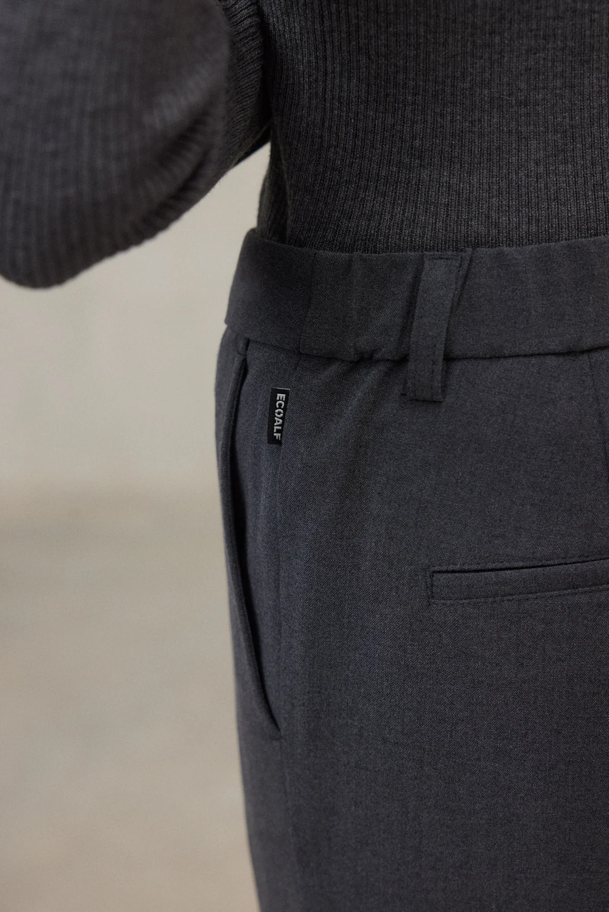 PANTALÓN GALIA GRIS OSCURO - Image 3
