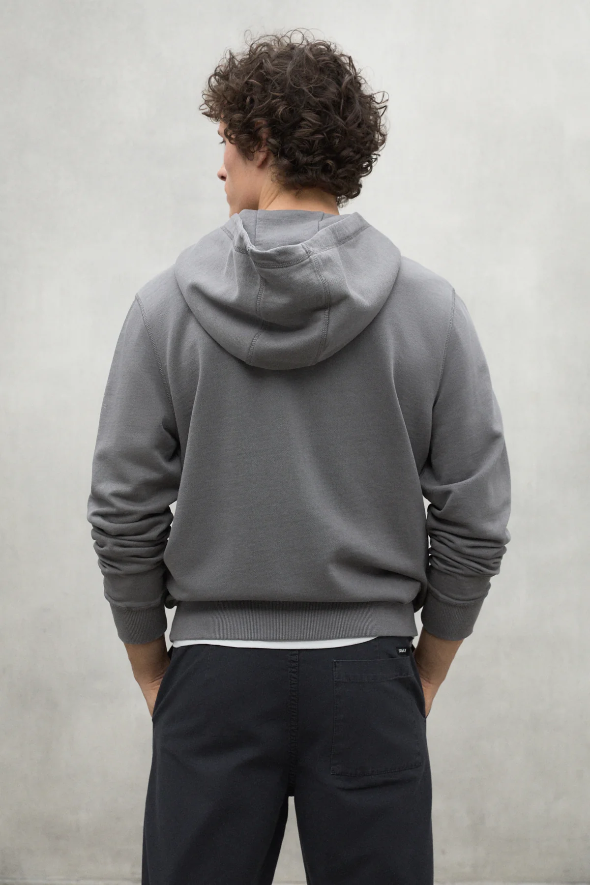 SUDADERA RENA GRIS OSCURO - Image 4